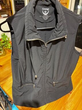 Sleeveless vest Chico’s size 2 black